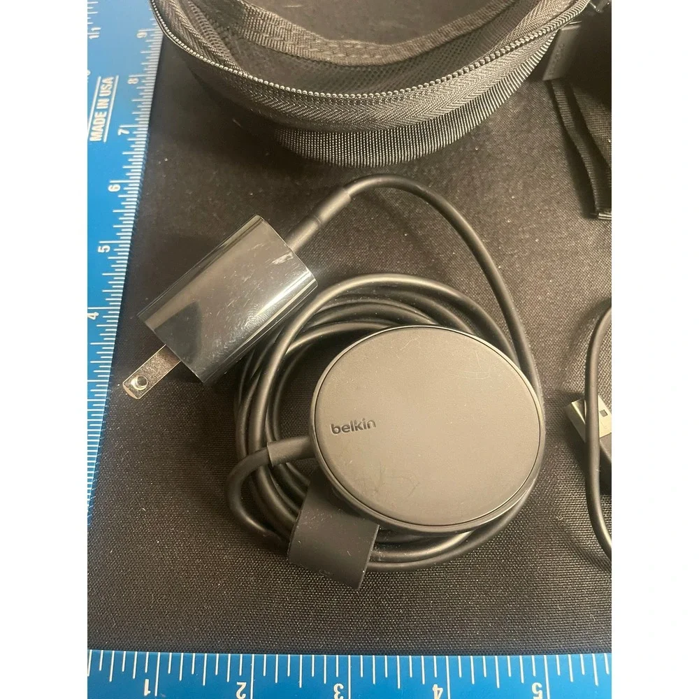 Belkin Power Bank, Wireless Charger, and Carrying Case Bundle Series BPZ002‎